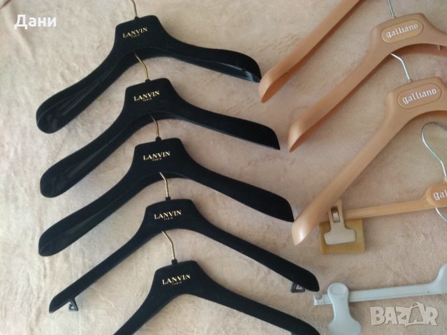 Закачалки Lanvin, Baldinini , John Galliano, Armani ,  Giambattista Valli, снимка 8 - Други - 31929816