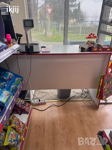 Продавам Бюро 