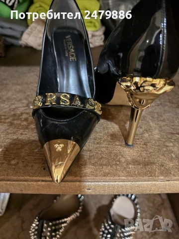 черни кожени обувки на ток Versace , снимка 4 - Дамски обувки на ток - 54011562