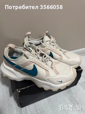 Дамски маратонки на NIKE