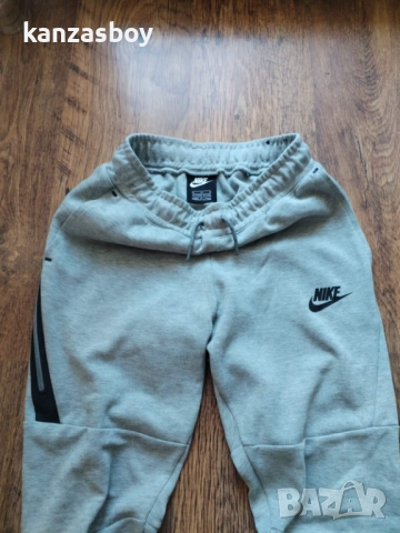 Nike Sportswear Tech Fleece Pant - страхотно юношеско долнище 137-147см., снимка 2 - Детски анцузи и суичери - 52238406