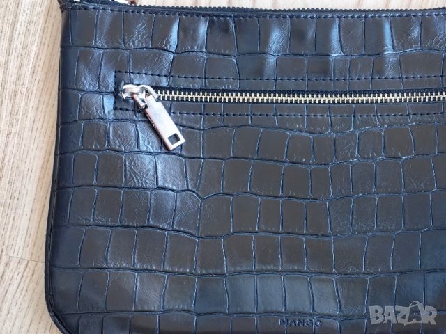 Дамска чанта  MANGO oригинал, черен цвят, крокодилска екокожа, много запазена, снимка 7 - Чанти - 11070228