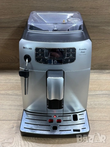 Продавам кафемашина Saeco Intelia Type:HD8900