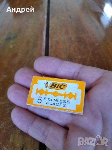 Стари ножчета за бръснене Bic, снимка 4 - Други ценни предмети - 36731362