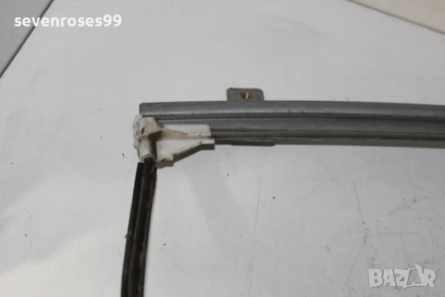 Машинка стъкло ръчна задна дясна Рено Меган Сценик 1998 1.6i Renault Megane Scenic, снимка 7 - Части - 51219626