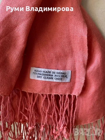 Коралово розов шал от 70% пашмина и 30% коприна, снимка 2 - Шалове - 53882591