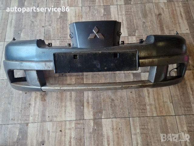 Mitsubishi Outlander 2003 година предна броня сив цвят в много добро състояние здрава 