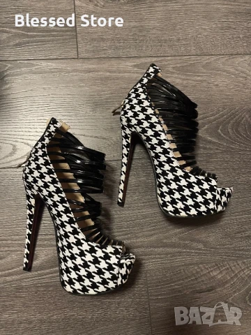 Дамски обувки с ток Christian Louboutin