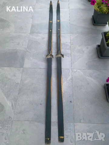 Стари дървени ски