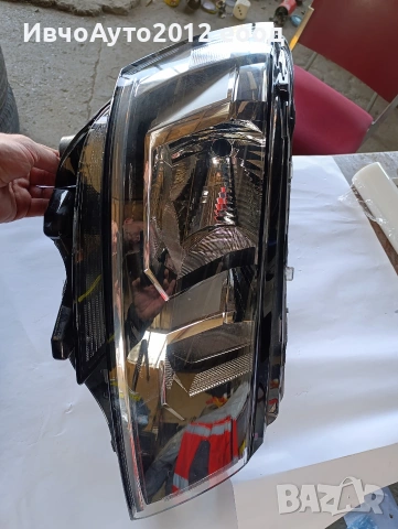 фар десен оригинален VW Transporter T6 Facelift , снимка 3 - Части - 54224193