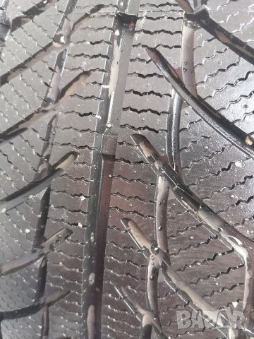 Зимни 225/35/19 НОВИ, снимка 2 - Гуми и джанти - 39395003