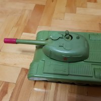 Руска пластмасова играчка танк на батерии, снимка 1 - Колекции - 30236767
