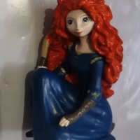 Принцеса Мерида клекнала от Храбро сърце пластмасова фигурка играчка украса декор, снимка 1 - Фигурки - 30355481