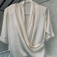 Прекрасна блуза кралска коприна, снимка 2 - Корсети, бюстиета, топове - 36830570