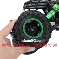 Автомобил с дистанционно управление Rock Crawler Monster Truck, С батерия, 4x4 окачване - КОД 3762, снимка 4 - Коли, камиони, мотори, писти - 38306287