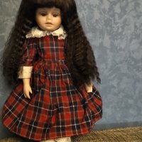 Колекционерска порцеланова кукла , снимка 1 - Колекции - 34929108