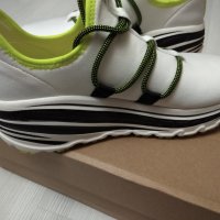 UGG Lace Runner номер 40 Оригинални Дамски Обувки, снимка 4 - Маратонки - 30870057
