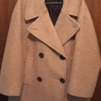 Продавам дамско късо палто. , снимка 1 - Палта, манта - 44794943