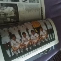Програма с цветни и нецв фотоси от св първенство по футбол 1990г в Италия на Гуерен Спортиво 196стр, снимка 12 - Футбол - 38853461