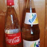 Ретро бутилки Кока-кола и Фанта