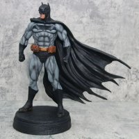 Топ детайлна фигура на Batman Comix,нова-38 см , снимка 5 - Колекции - 44338990