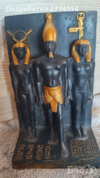 Статуетка триадите Менкаура, снимка 1
