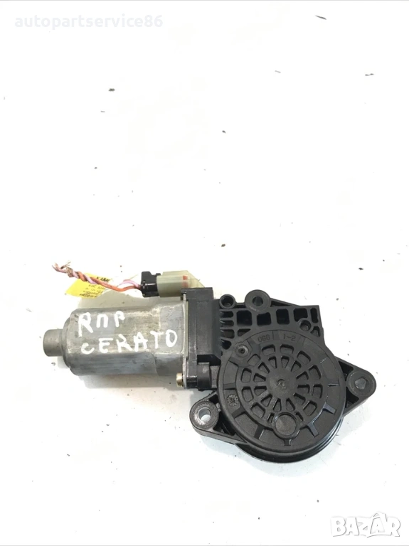 Мотор за предно дясно стъкло на врата за KIA Cerato 1.5 CRDi (2004) 82460-2F000, снимка 1