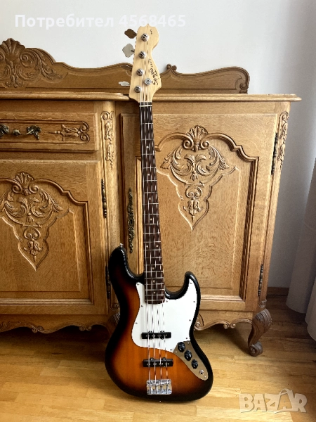 Бас китара Squire, снимка 1