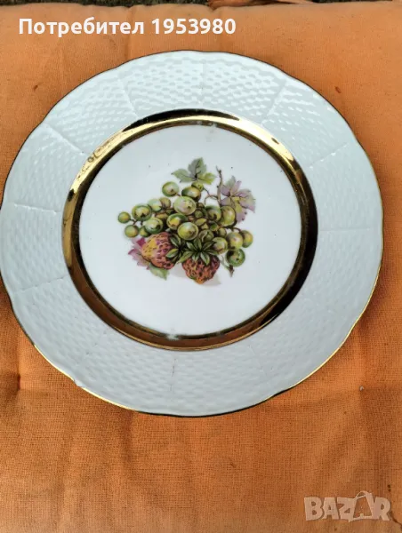Порцеланова чиния за стена, снимка 1