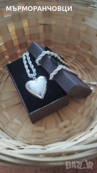 Нов, дамски сребърен ланец с масивна висулка сърце. В подаръчна кутия., снимка 1