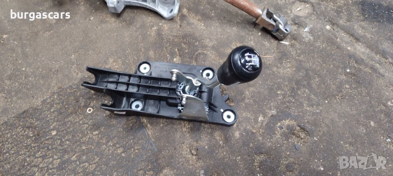 Скоростен лост 81 27 025 200 Mazda 3 1.6бензин - 50лв, снимка 1