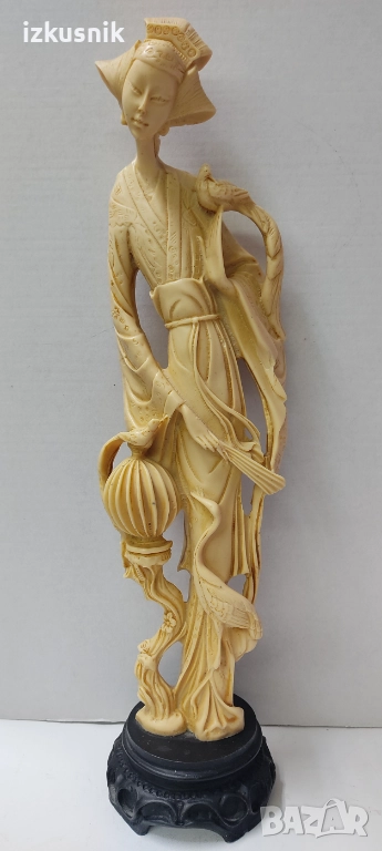 Ориенталска статуетка от 70-те години, с подпис, снимка 1