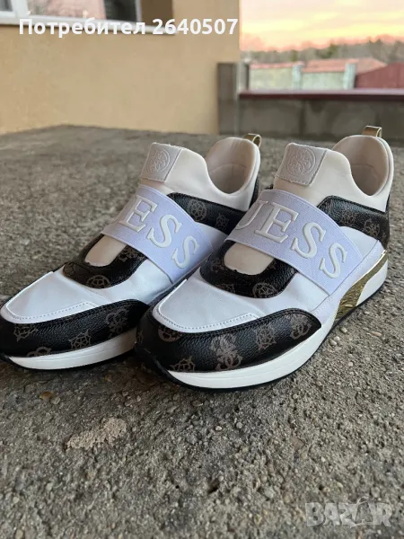 Обувки сникърси Guess , снимка 1