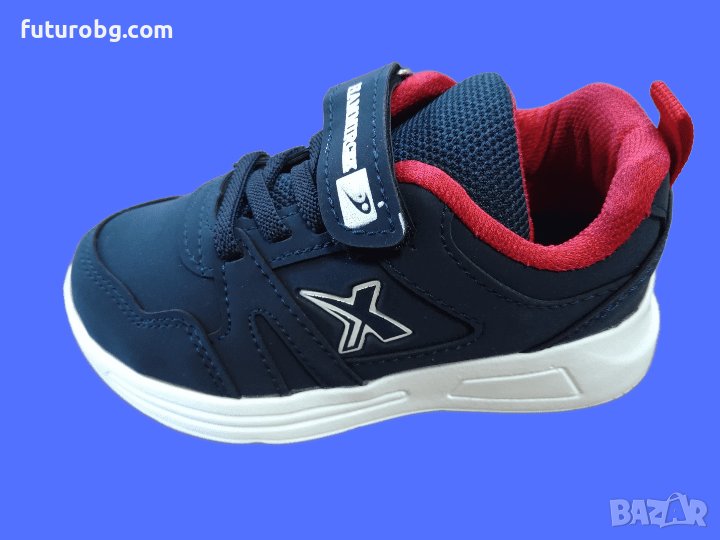 Тъмносини маратонки с лек червен акцент за момче , снимка 1