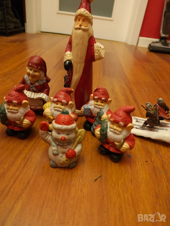 Норвежки коледни керамични фигури , снимка 1