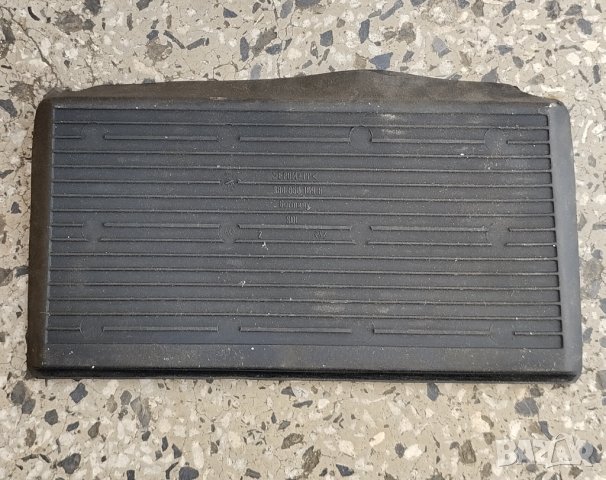 гумена подложка централна конзола VW 3B0858169B, снимка 2 - Аксесоари и консумативи - 40351522