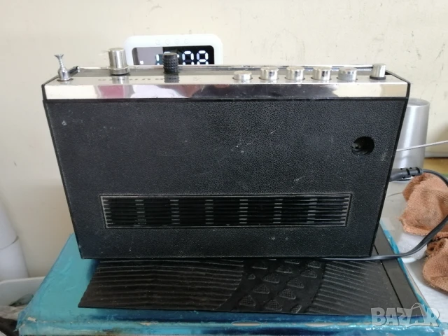 Ретро радиоприемник GRUNDIG MUSIC BOY 400, снимка 4 - Радиокасетофони, транзистори - 50528936