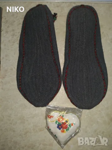 Продавам, Нови, Ръчно изработени пантофи, терлъци”с вплетени, Етно” мотиви подарък Сърце за Късмет! , снимка 4 - Антикварни и старинни предмети - 48439890
