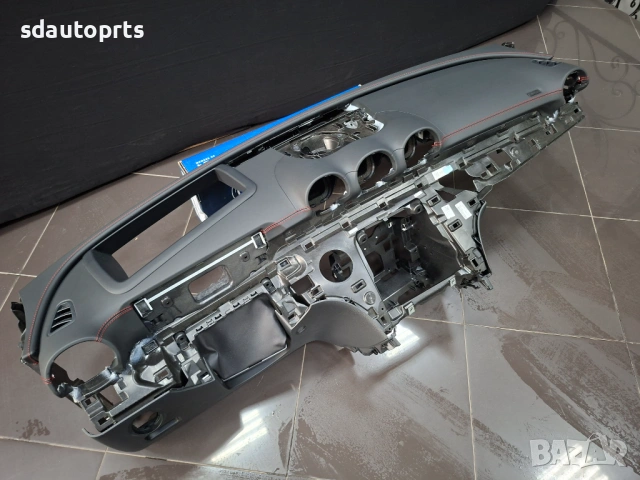 Ново Кожено Табло с Червен шев Mercedes W206 AMG A2066802707 HUD, снимка 3 - Части - 53896384