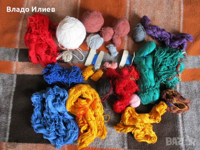 Прежда различни цветове неизползвана и куки за плетене, снимка 7 - Други - 30841405