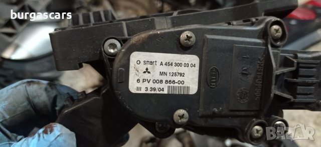 Потенциометър газ A 454 300 03 04 Smart Forfour- 90лв, снимка 2 - Части - 38447655