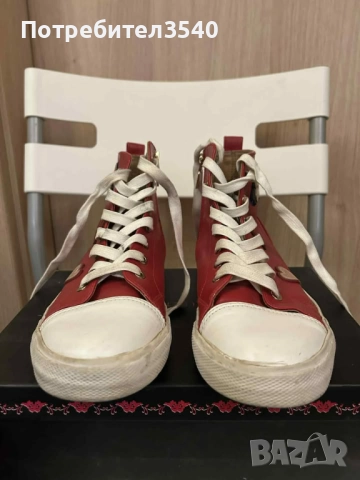 Червени дамски кецове Moschino, снимка 4 - Кецове - 37131584