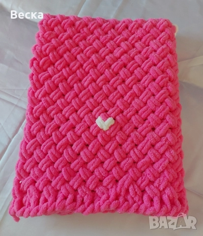 Ръчно плетено бебешко одеялце, снимка 2 - Спално бельо и завивки - 52200386