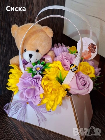 Чанта със сапунени цветя от пластичен сапун,плюшено мече за бъдещи абитуриенти/абсолвенти👩‍🎓, снимка 4 - Подаръци за жени - 50499108