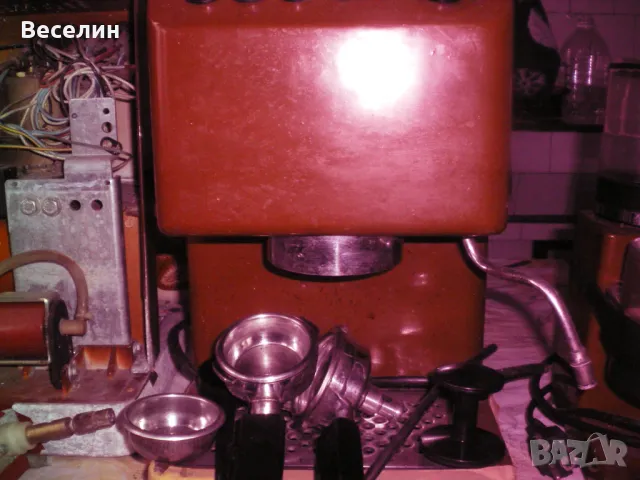 Кафемашина ''Бразили клуб''с кафемелачка+ още една за резервни части , снимка 2 - Кафемашини - 50241332