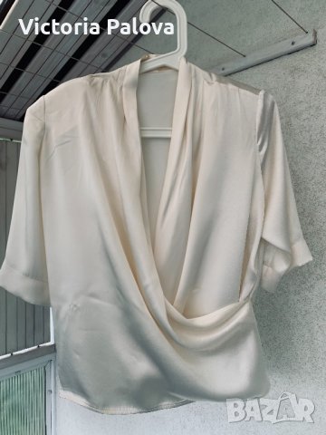 Прекрасна блуза кралска коприна, снимка 2 - Корсети, бюстиета, топове - 36830570