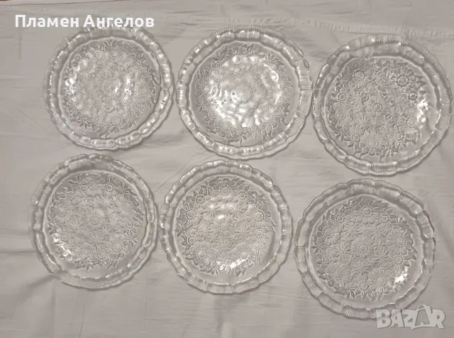 Стъклени десертни чиний 6 броя. Старото българско качество. 