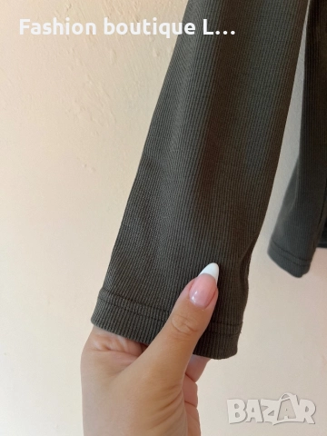 Маслено зелена блуза с дълъг ръкав 98% памук 2% еластант с бял кант около врата S размер овърсайз , снимка 4 - Блузи с дълъг ръкав и пуловери - 52052281