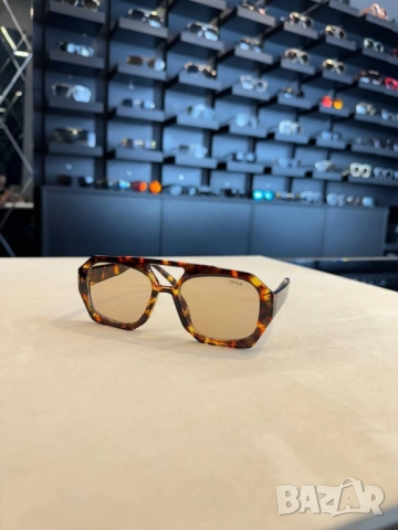 очила с черен обикновен калъф и Ув защита miu miu vehla cartier , снимка 12 - Слънчеви и диоптрични очила - 52093165