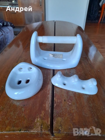 Стар фаянсов комплект за баня